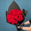 Траурный букет из 30 красных роз 60 см