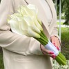 Букет невесты из 15 белых калл