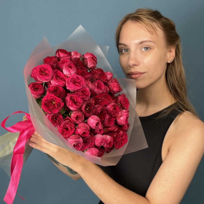 15 кустовых пионовидных роз Роял трендсеттер 40 см