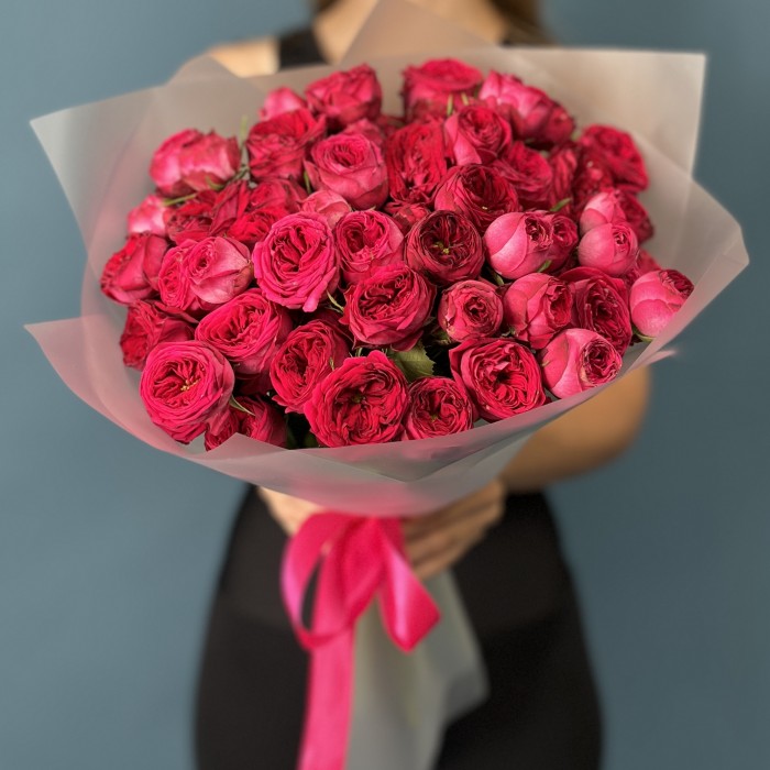 15 кустовых пионовидных роз Роял трендсеттер 40 см