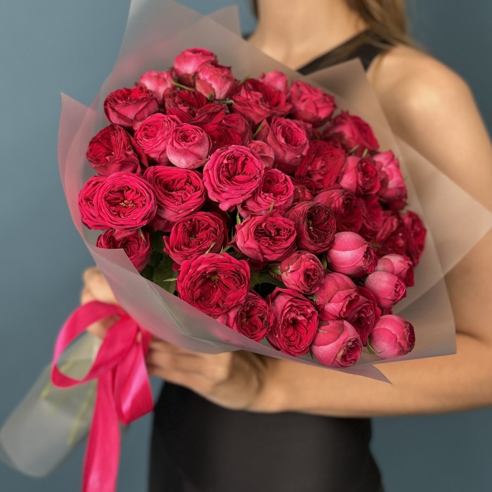 15 кустовых пионовидных роз Роял трендсеттер 40 см