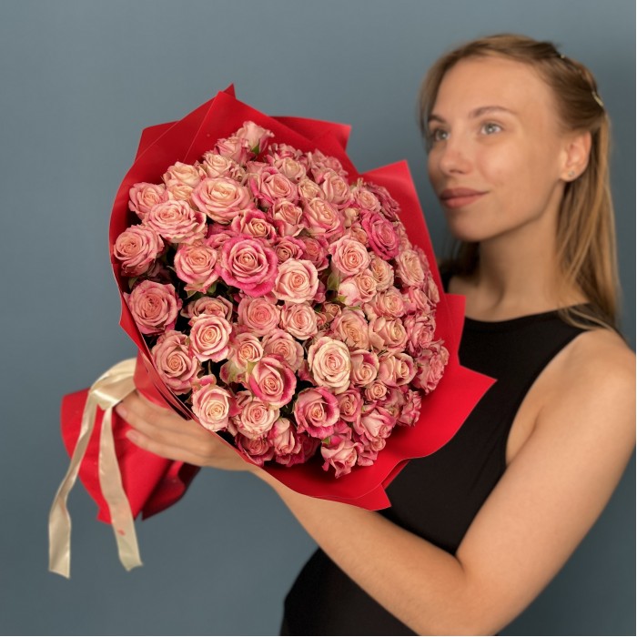 25 кустовых роз Флиндерс Лейн 40 см