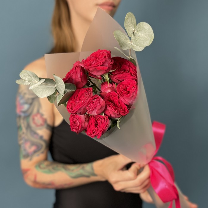 3 кустовые пионовидные розы Роял трендсеттер 40 см