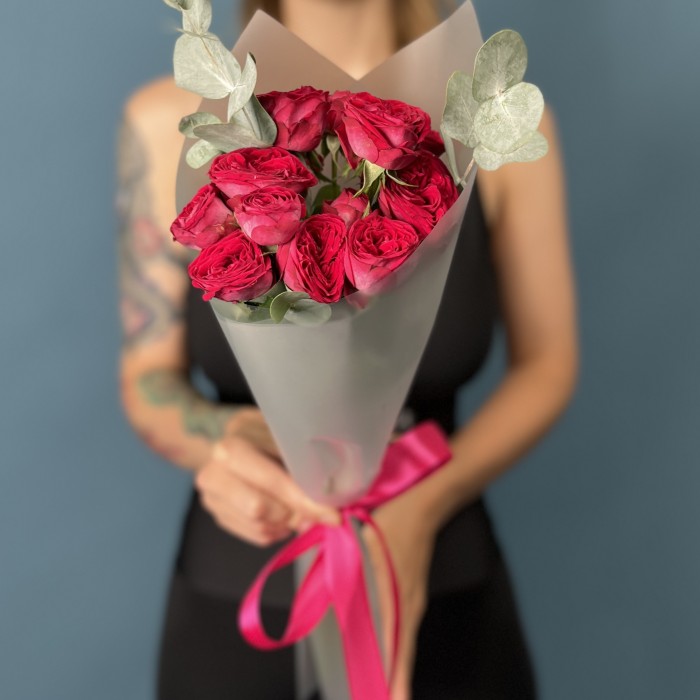 3 кустовые пионовидные розы Роял трендсеттер 40 см