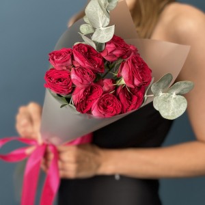 3 кустовые пионовидные розы Роял трендсеттер 40 см