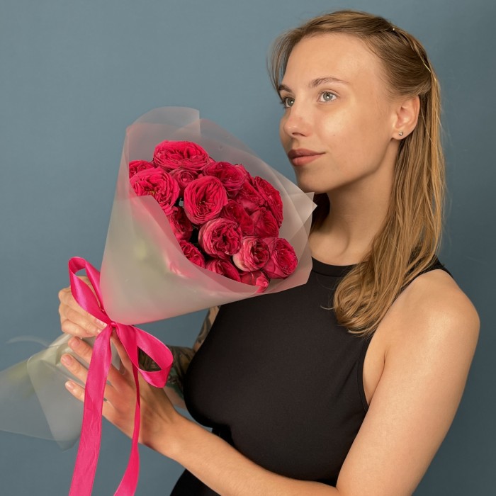 5 кустовых пионовидных роз Роял трендсеттер 40 см