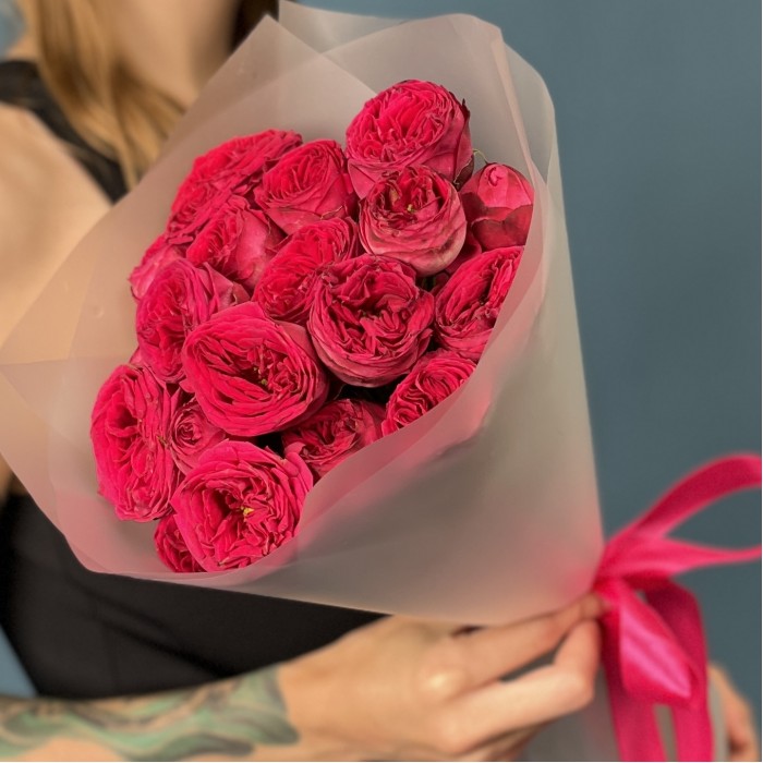 5 кустовых пионовидных роз Роял трендсеттер 40 см