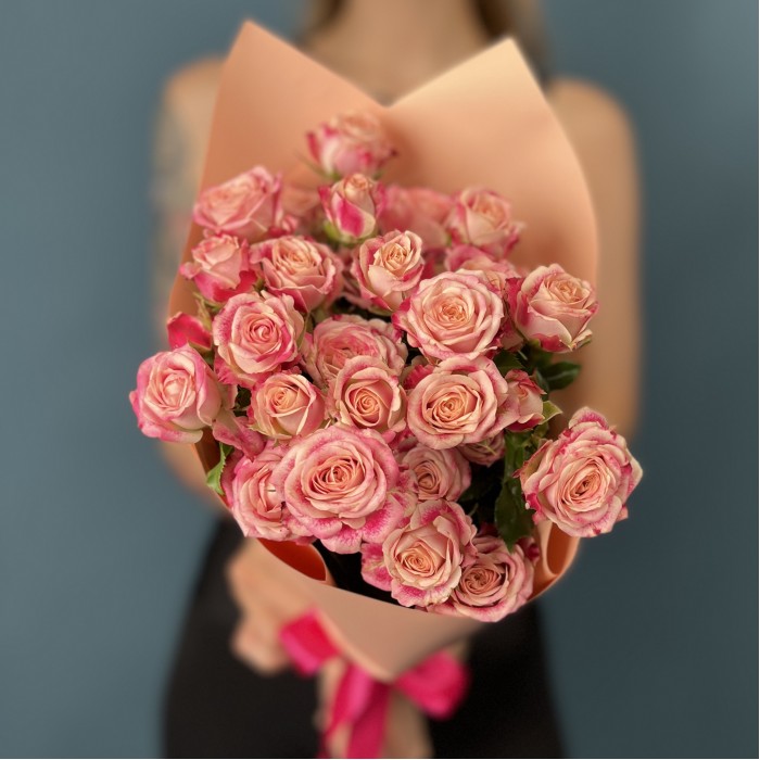 5 кустовых роз Флиндерс Лейн 40 см