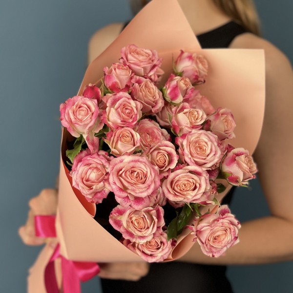 5 кустовых роз Флиндерс Лейн 40 см