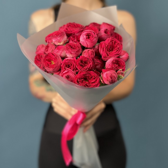 7 кустовых пионовидных роз Роял трендсеттер 40 см