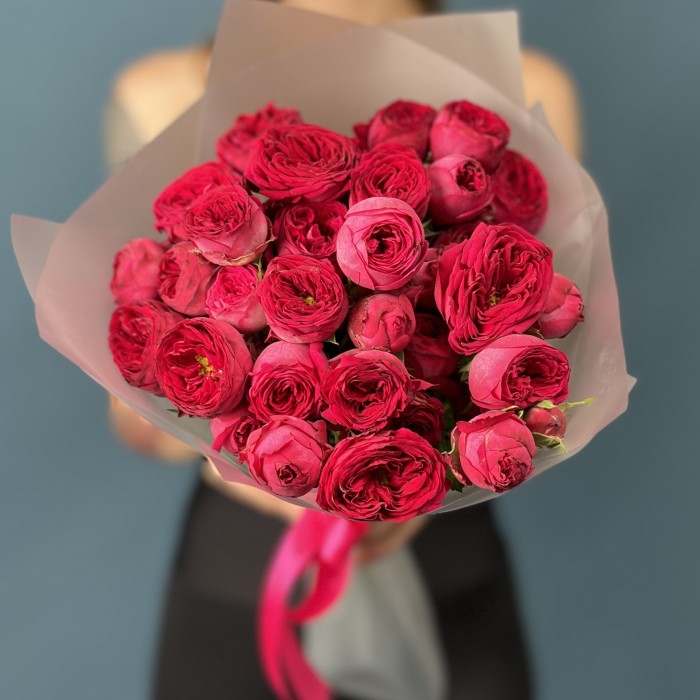 7 кустовых пионовидных роз Роял трендсеттер 40 см