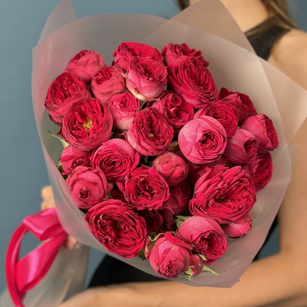 7 кустовых пионовидных роз Роял трендсеттер 40 см