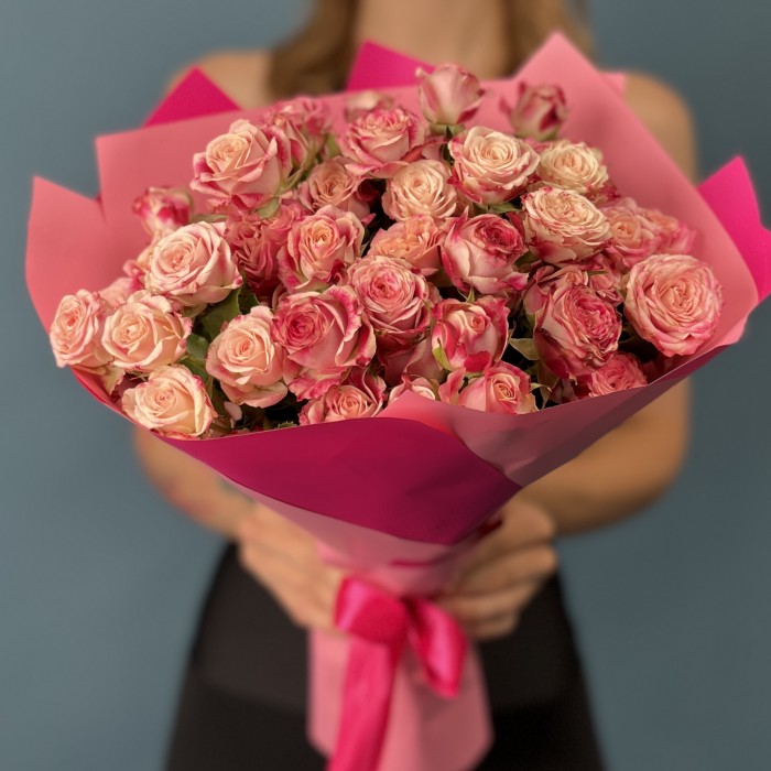 9 кустовых роз Флиндерс Лейн 40 см