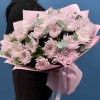 25 сиреневых хризантем с эвкалиптом