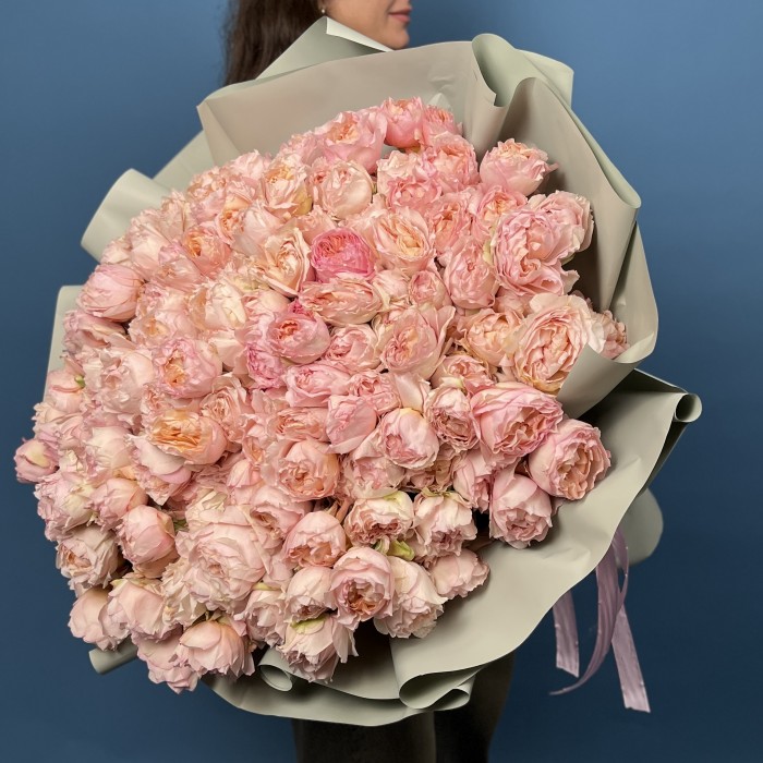 51 кустовая пионовидная роза Джульетта Хани 60 см