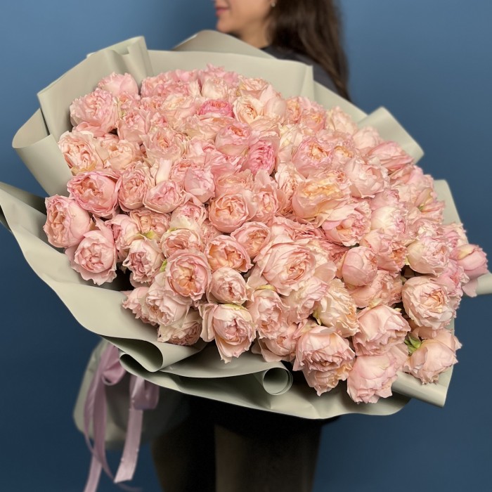 51 кустовая пионовидная роза Джульетта Хани 60 см