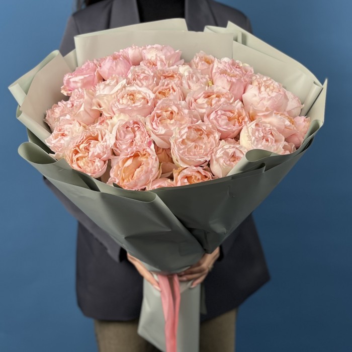 15 кустовых пионовидных роз Джульетта Хани 60 см