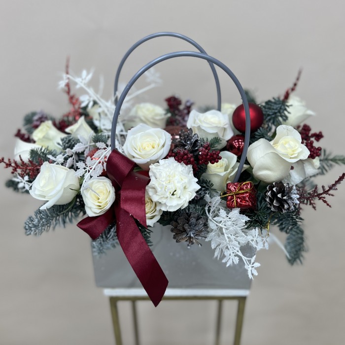 Букет дня в коробке Символ Любви