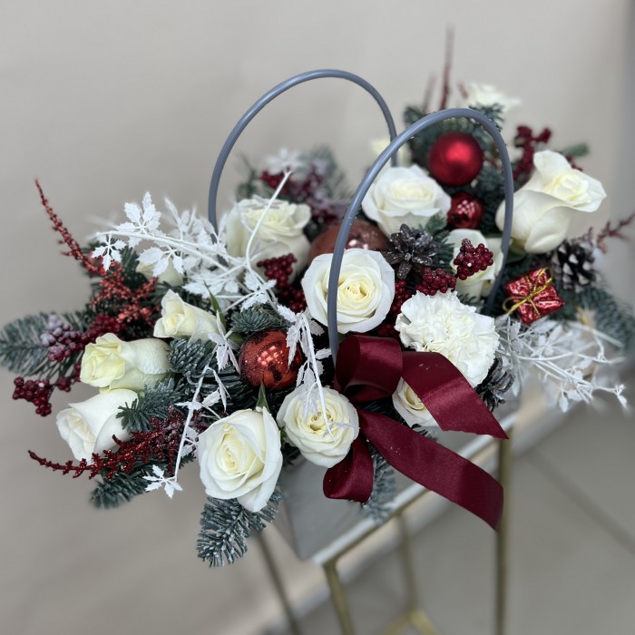 Букет дня в коробке Символ Любви