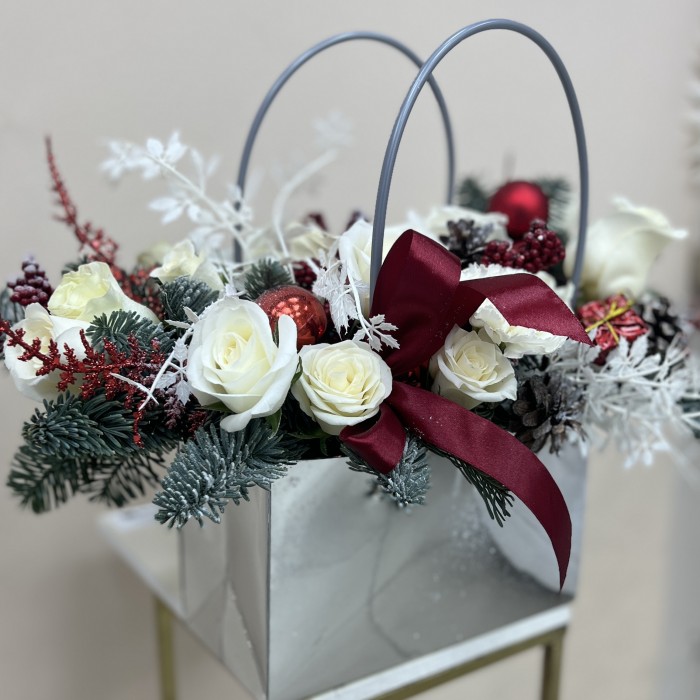 Букет дня в коробке Символ Любви