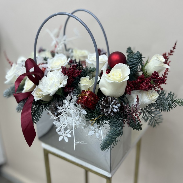 Букет дня в коробке Символ Любви