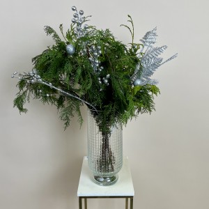 Новогодний интерьерный букет с туей