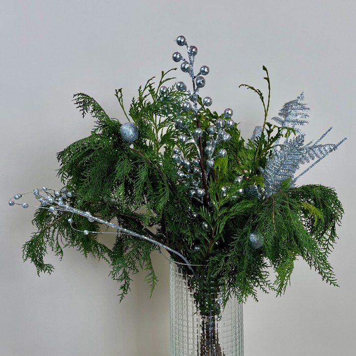 Новогодний интерьерный букет с туей