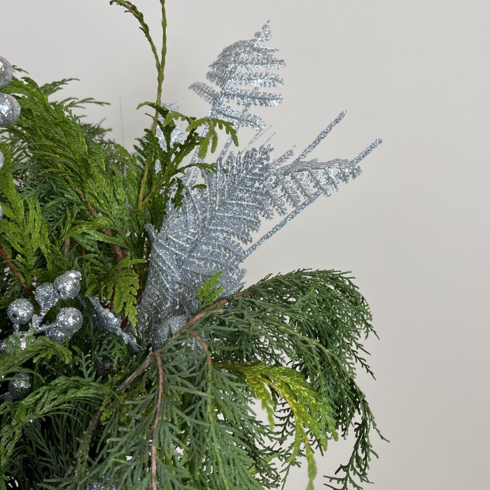 Новогодний интерьерный букет с туей