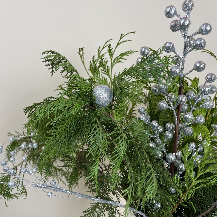 Новогодний интерьерный букет с туей