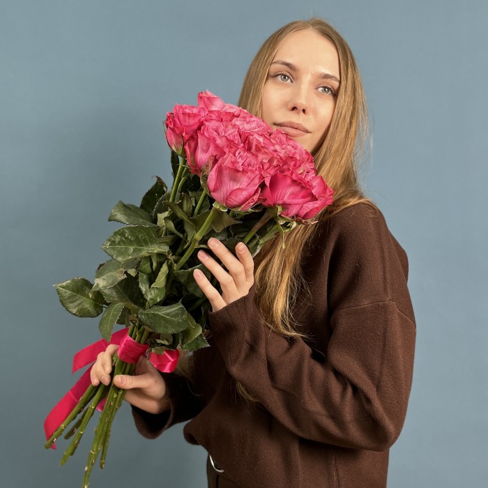 11 пионовидных роз Кантри блюз 60 см