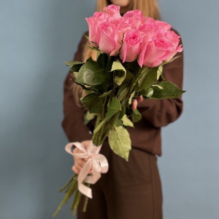 11 розовых роз Ревиваль 60 см