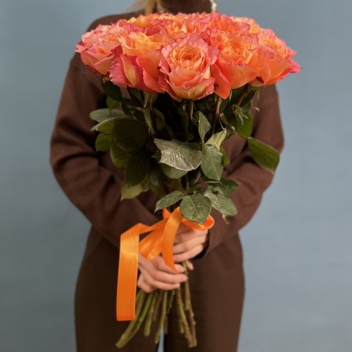 15 роз Фри Спирит 50 см