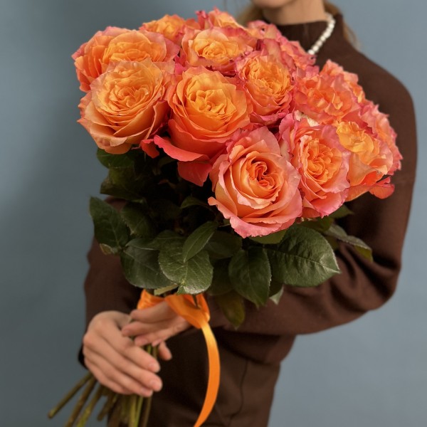 15 роз Фри Спирит 50 см