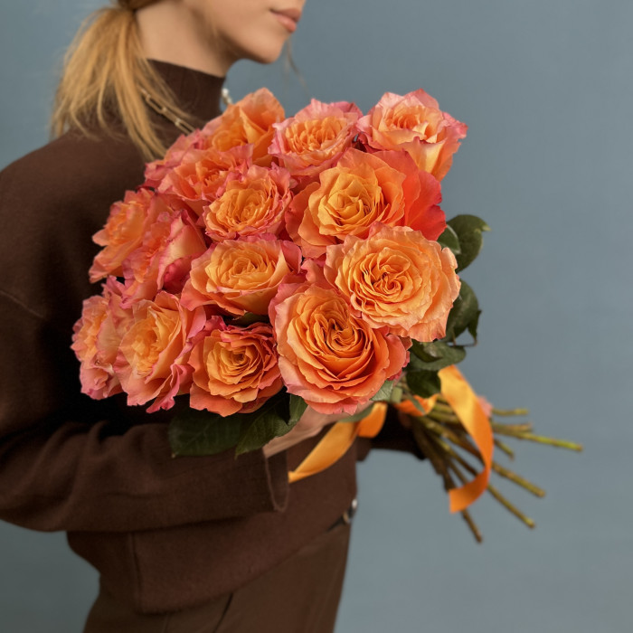 15 роз Фри Спирит 60 см