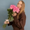 15 розовых роз Ревиваль 60 см