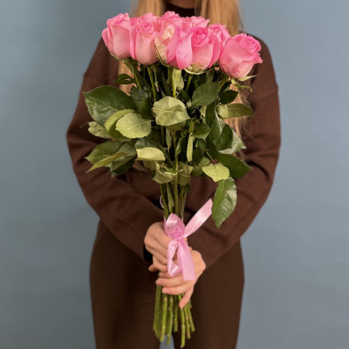 19 розовых роз Ревиваль 60 см