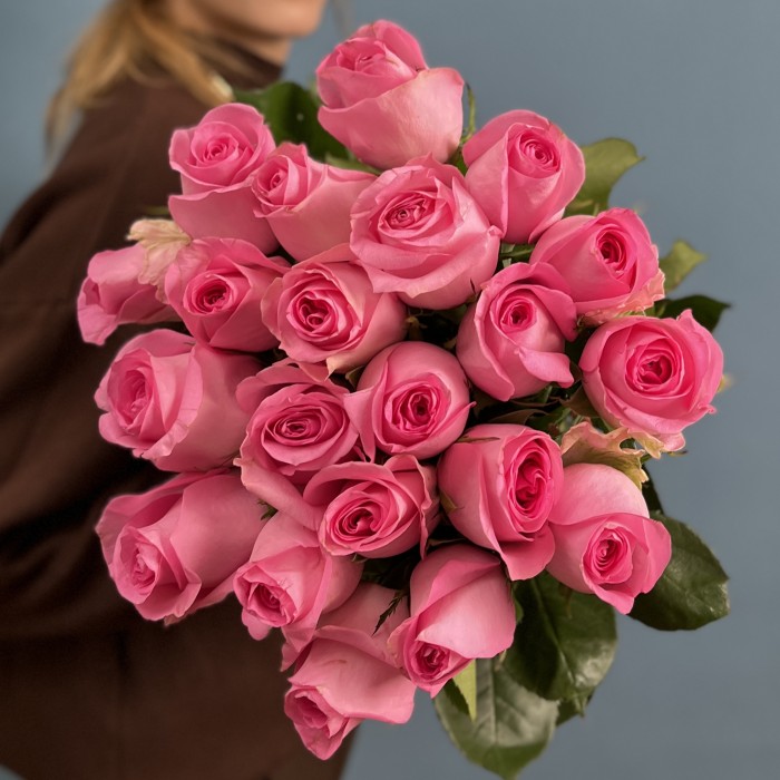 21 розовая роза Ревиваль 60 см