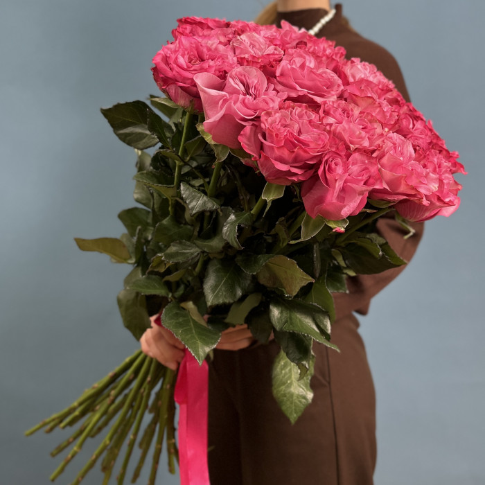 25 пионовидных роз сорта Кантри Блюз 60 см