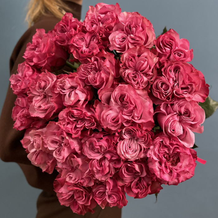 25 пионовидных роз сорта Кантри Блюз 60 см