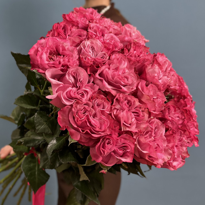 25 пионовидных роз сорта Кантри Блюз 60 см