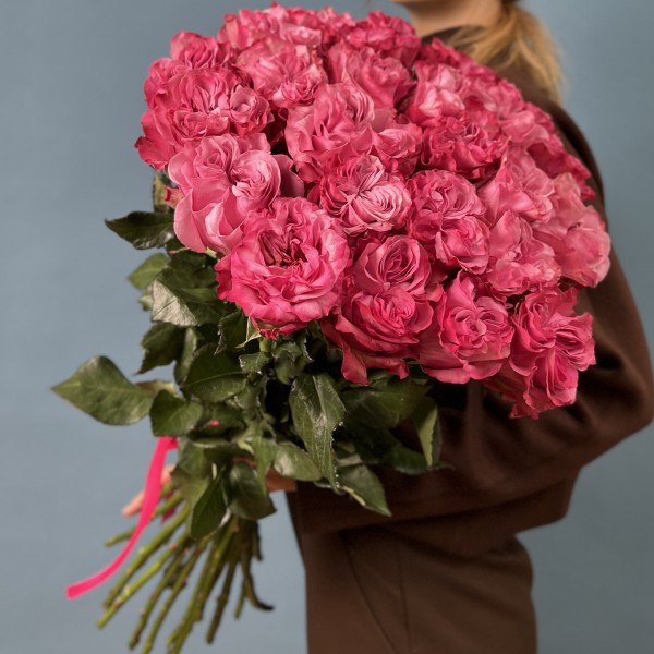 25 пионовидных роз сорта Кантри Блюз 60 см