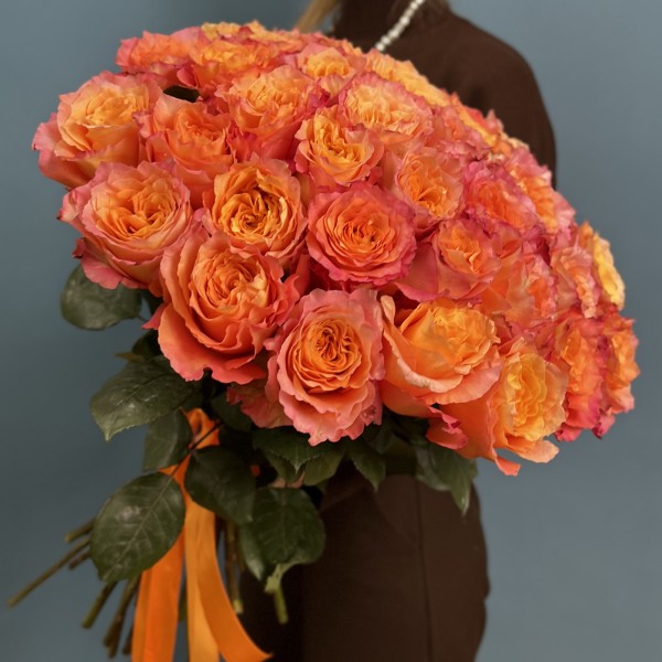 35 роз Фри Спирит 50 см