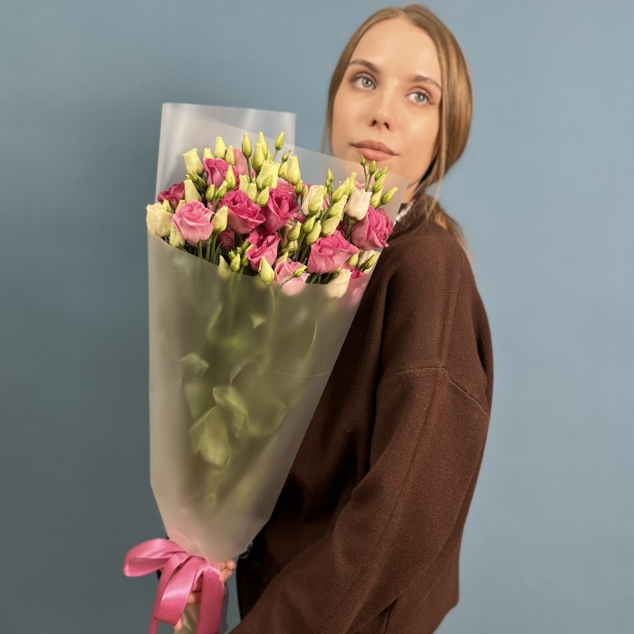 Букет из 5 розовых эустом