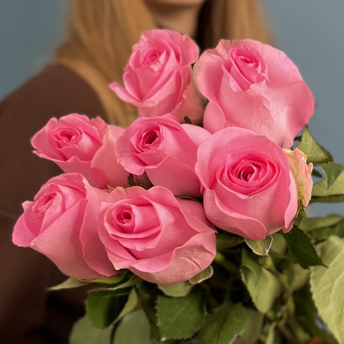 7 розовых роз Ревиваль 60 см