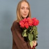 9 ярких красно-желтых роз Боргат 50 см