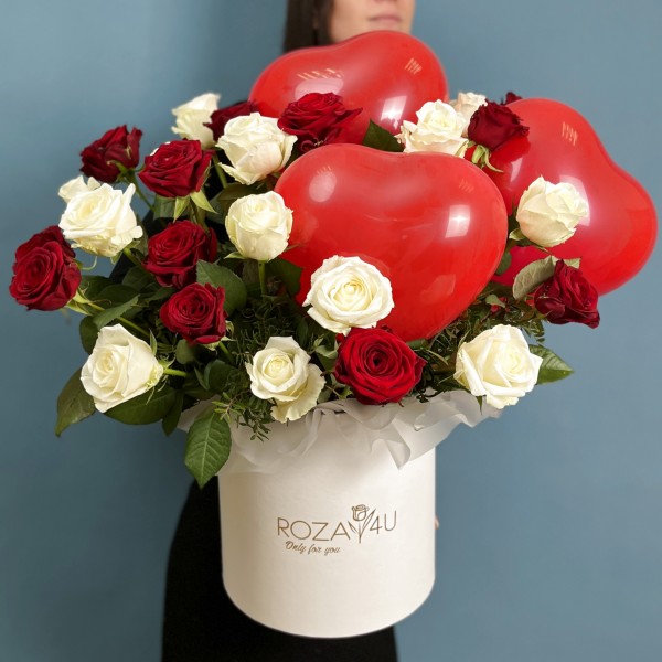 Композиция в коробке розы с шарами Моя любовь