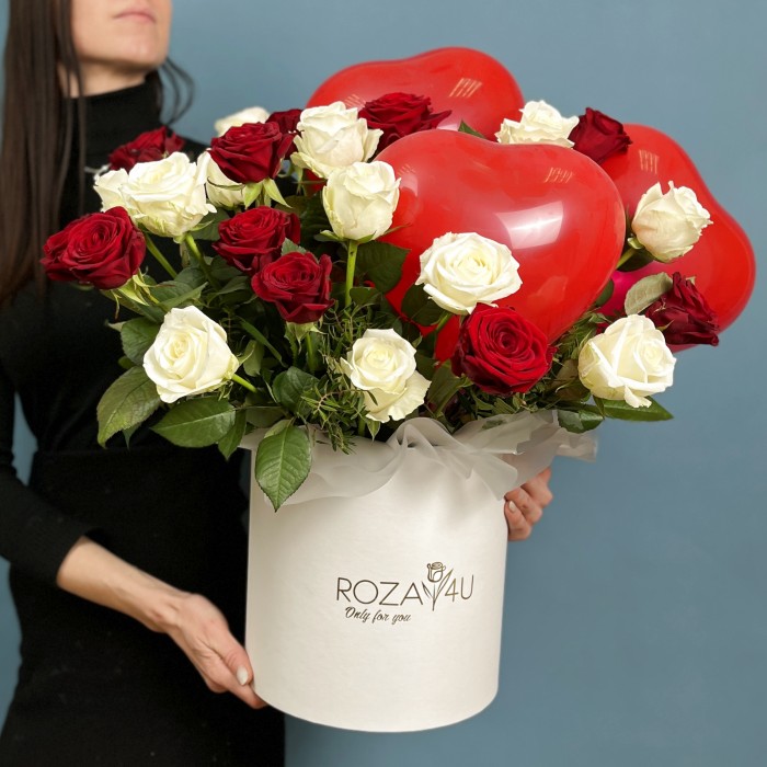 Композиция в коробке розы с шарами Моя любовь