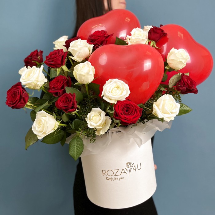 Композиция в коробке розы с шарами Моя любовь