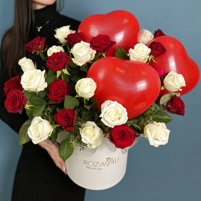 Композиция в коробке розы с шарами Моя любовь