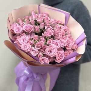 Букет дня с розами Нежный поцелуй